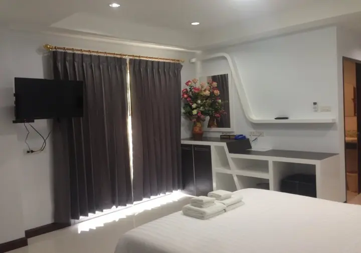 Маха Сарахам: Praiyanan Place Hotel