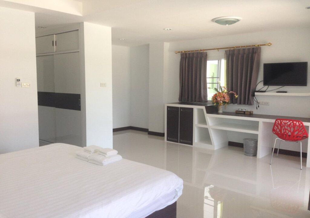 Маха Сарахам: Praiyanan Place Hotel