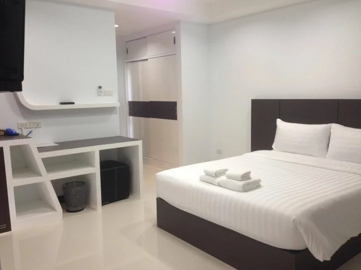 Маха Сарахам: Praiyanan Place Hotel