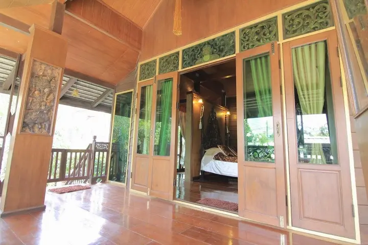 Сарапхи: The Sali-Kham Traditional Lanna Home