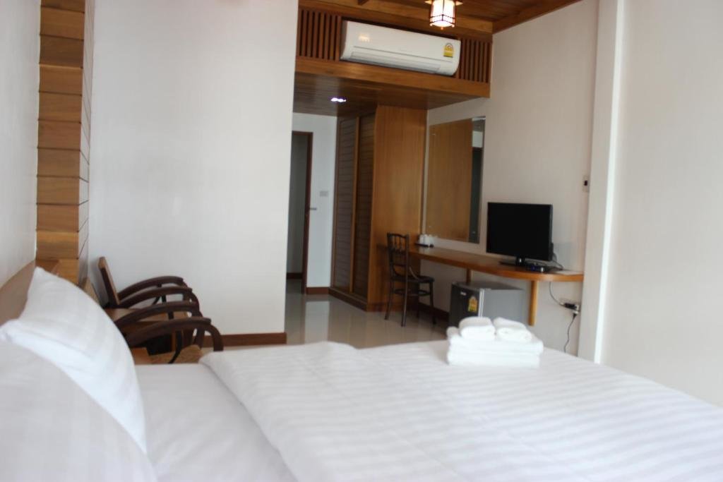 Накхонситхаммарат: Tree Home Plus Home Stay