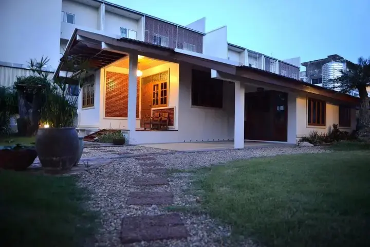 Накхонситхаммарат: Tree Home Plus Home Stay