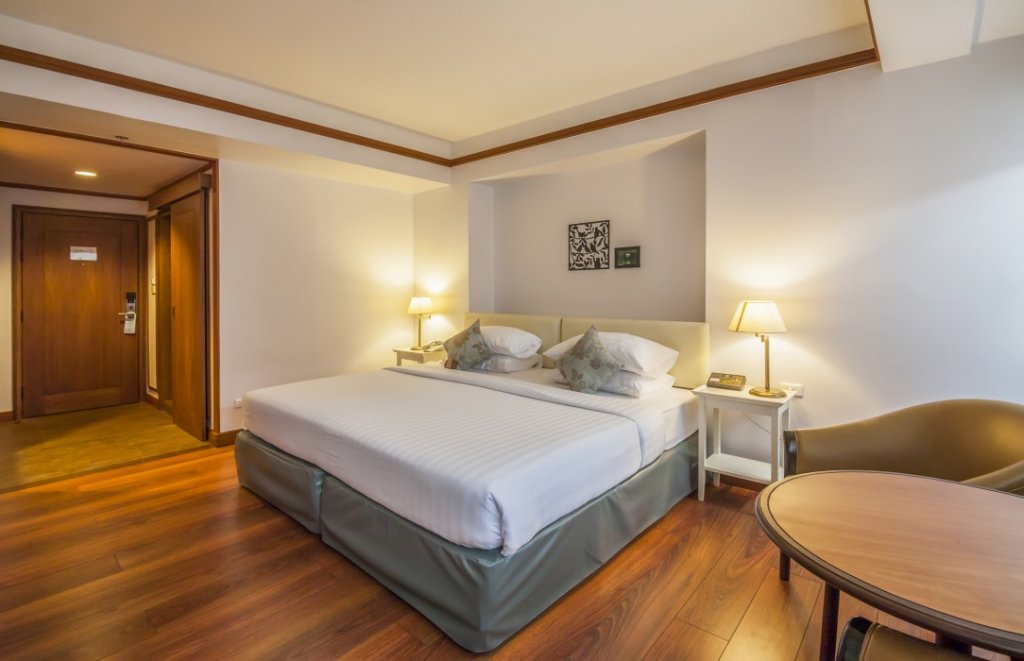 Бангкок: ZEN Premium Silom Soi 22