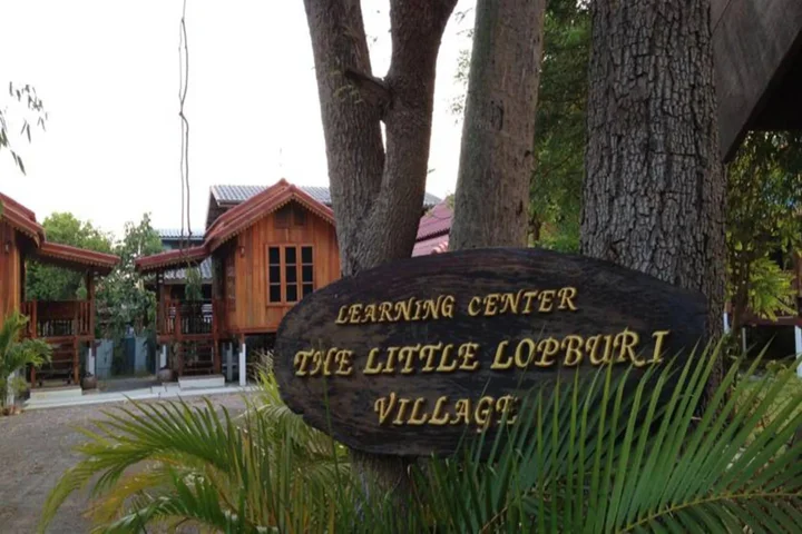 Лопбури: The Little Lopburi Village
