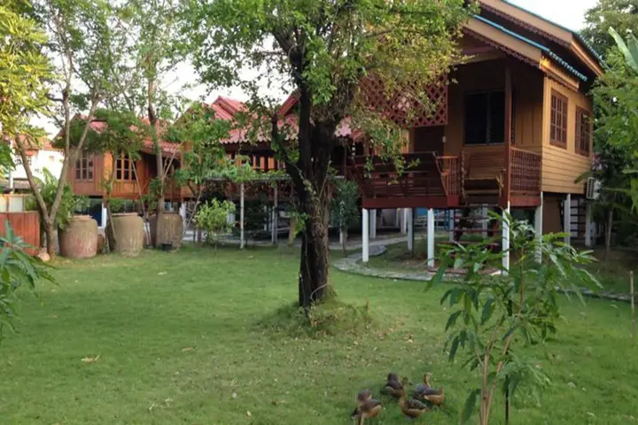 Лопбури: The Little Lopburi Village