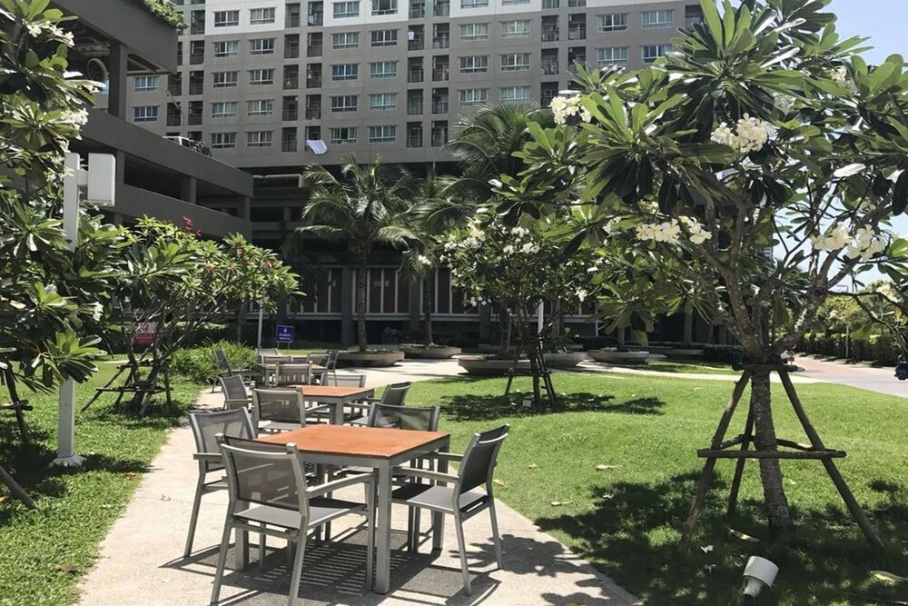 Паттайя: Lumpini Wongamat Suites