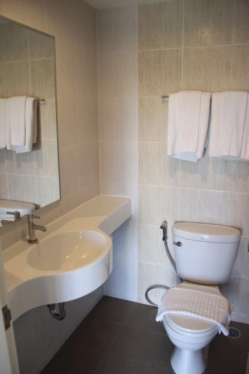 Паттайя: Lumpini Wongamat Suites