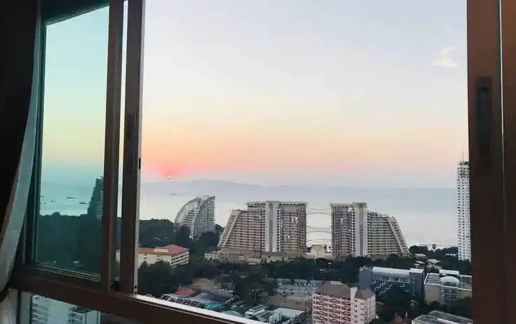 Паттайя: Lumpini Wongamat Suites