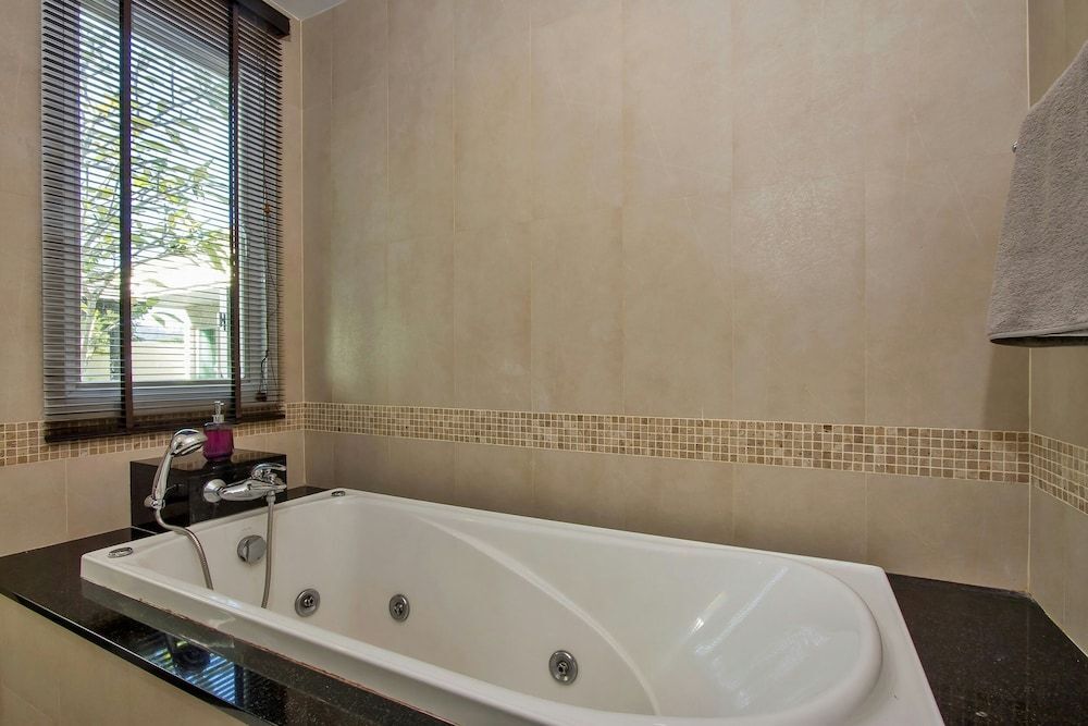 Муанг: Oazza Villa