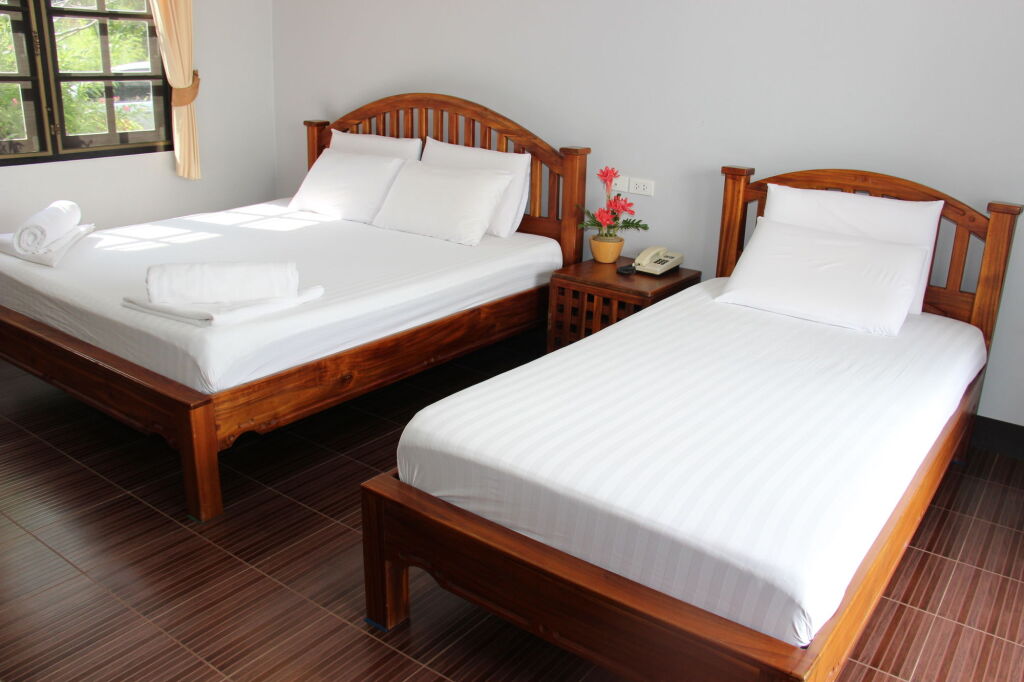 Трат: Baanrimnam Resort Trat