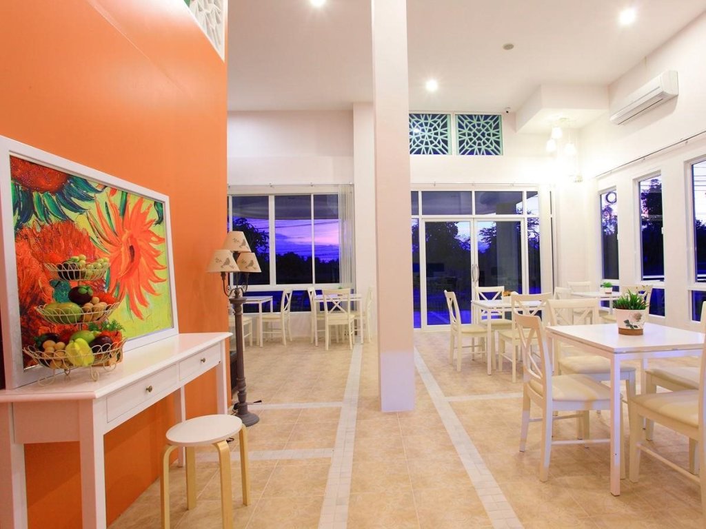 Накхонситхаммарат: The Terrace Hotel