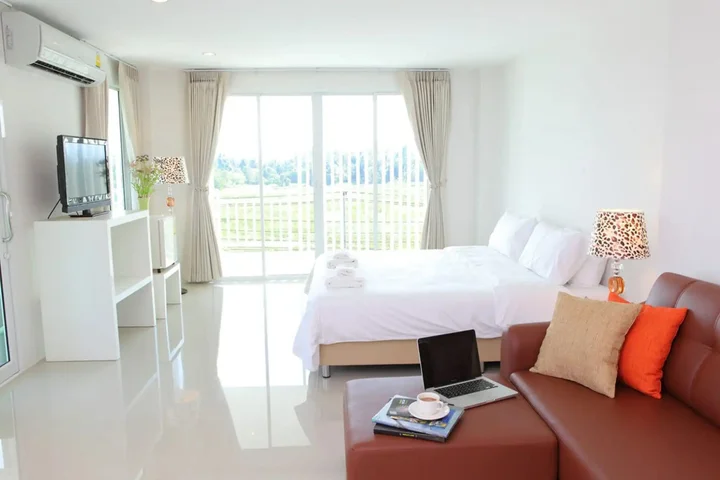 Накхонситхаммарат: The Terrace Hotel