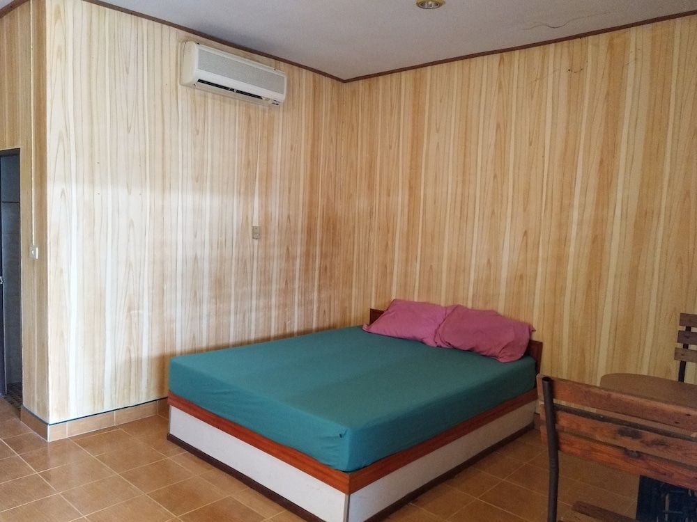 Прачинбури: First First Inn