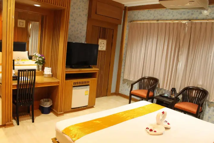 Нонтхабури: The Rich Hotel