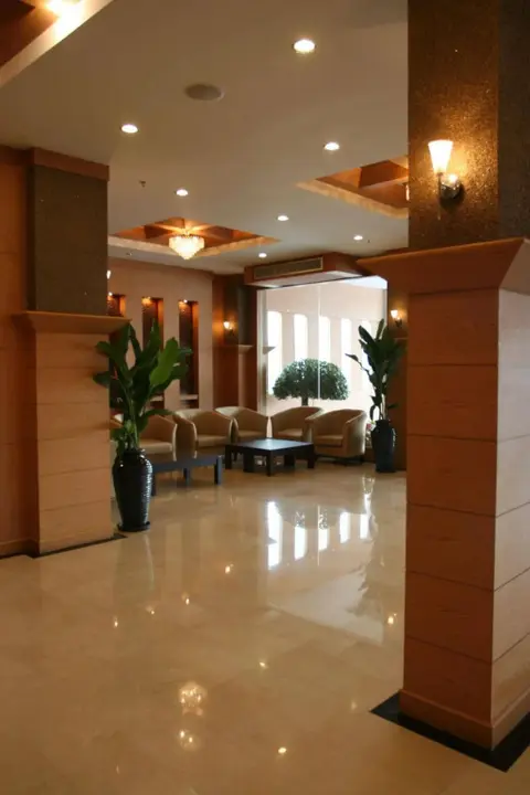 Нонтхабури: The Rich Hotel