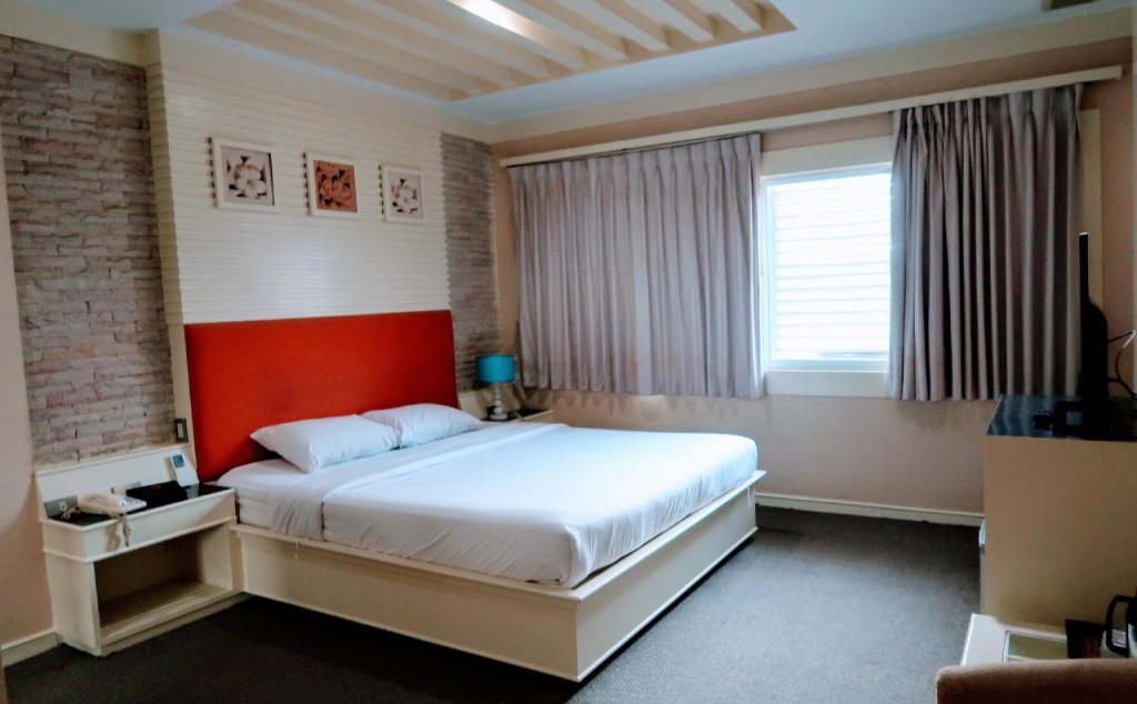 carousel image 1