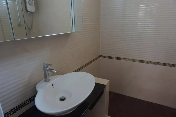 Кхлонг-Янг: Medroom Korat