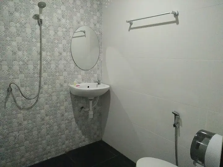 Муанг: In Phuket House