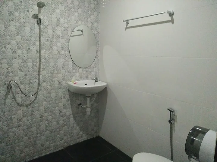 Муанг: In Phuket House