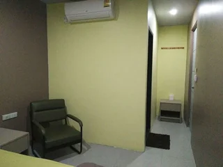 Муанг: In Phuket House