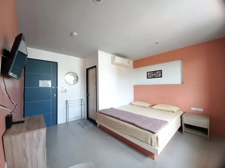 Муанг: In Phuket House
