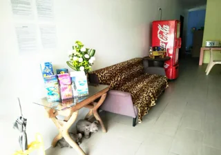 Муанг: In Phuket House
