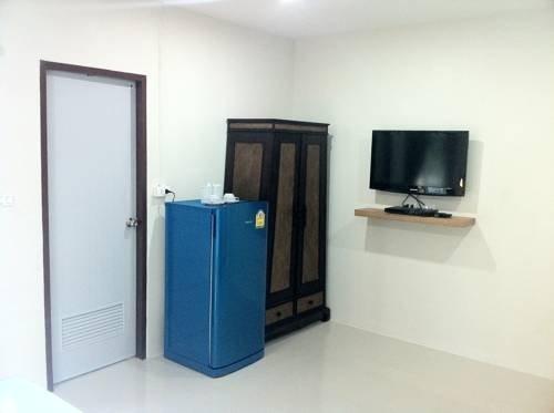 Кату: The Station Hostel