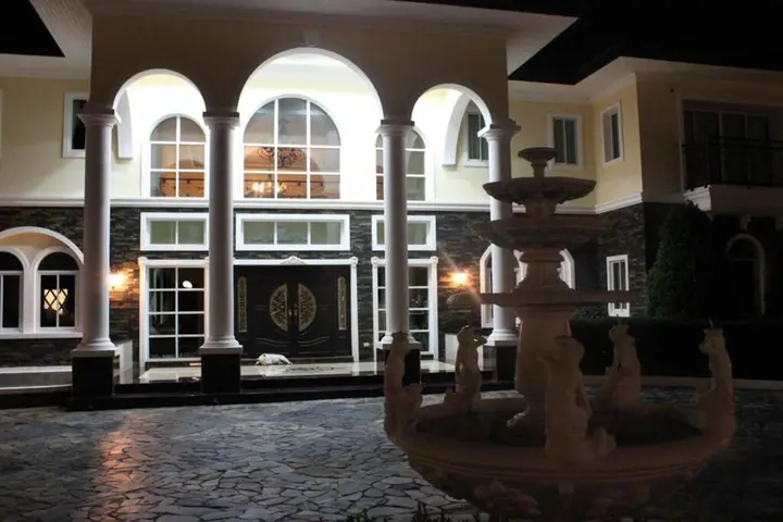 Пранбури : The Mansion
