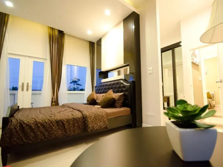 Саттахип: Baan Bor Bai Mai