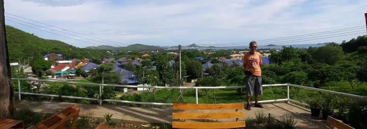 Саттахип: Baan Bor Bai Mai