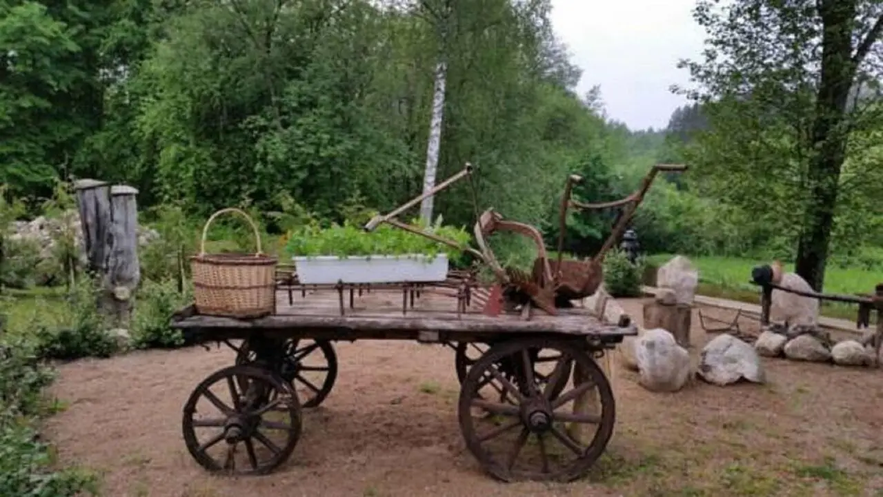 Рудня: Домик в Русском Стиле