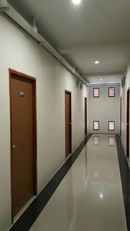 Лоэй: Diamond Place