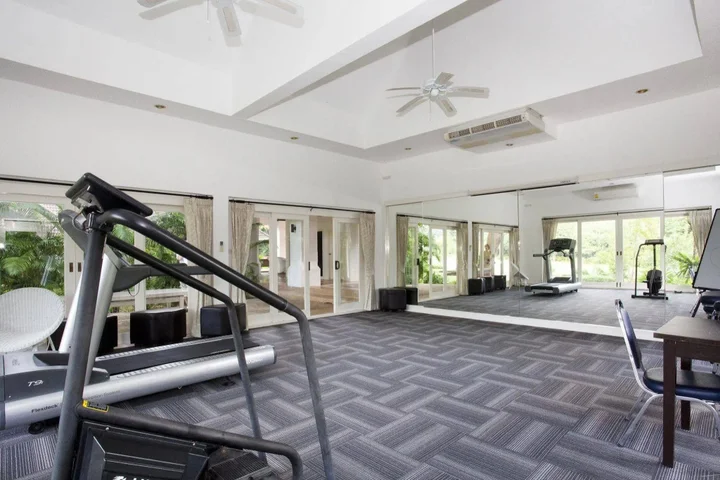 Банг-Саре: Buraran Suites