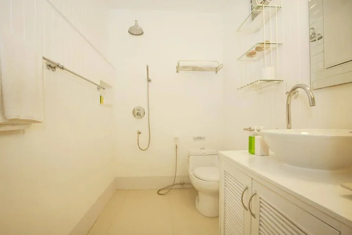 Банг-Саре: Buraran Suites
