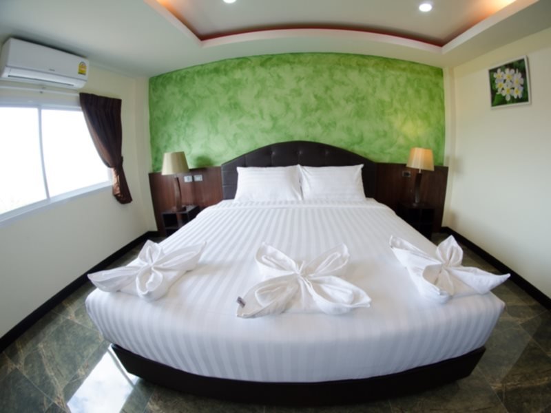 Накхонситхаммарат: Me Suk Grand Hotel