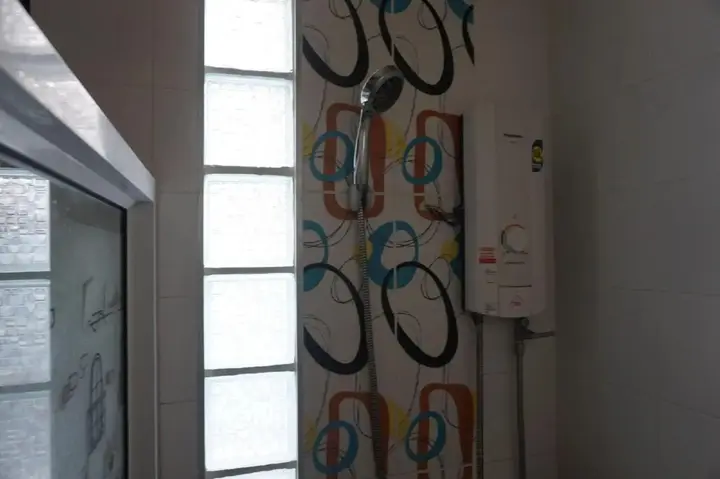 Кхлонг-Янг: The Seat Hostel