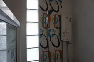 Кхлонг-Янг: The Seat Hostel