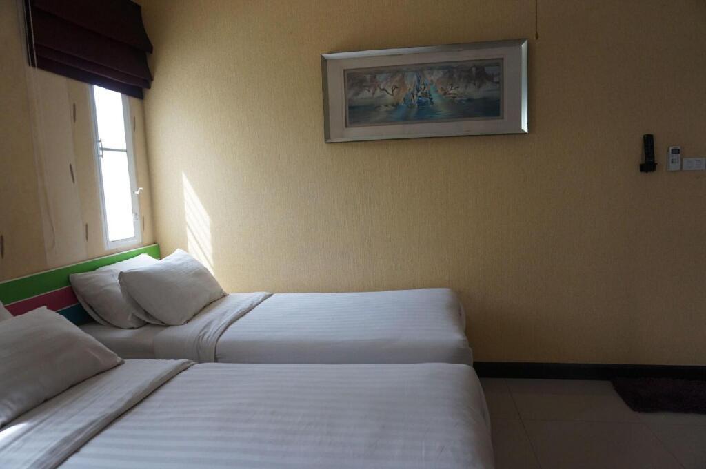 Кхлонг-Янг: The Seat Hostel