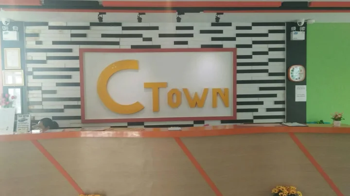 Сураттхани: C Tower Hotel