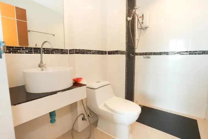 Сураттхани: C Tower Hotel