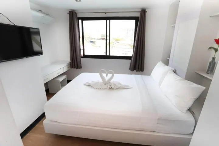 Сураттхани: C Tower Hotel