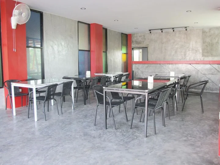 Сураттхани: C Tower Hotel