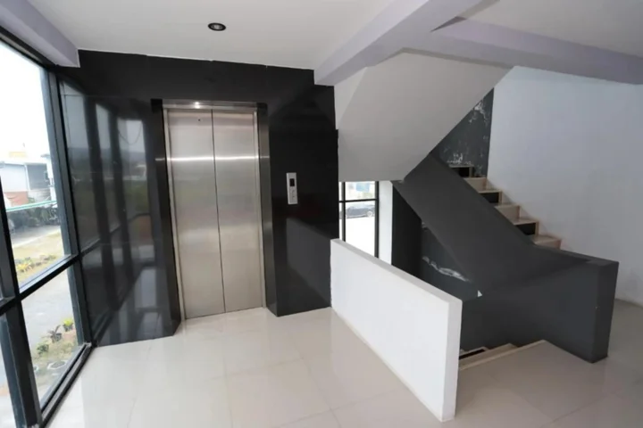Сураттхани: C Tower Hotel