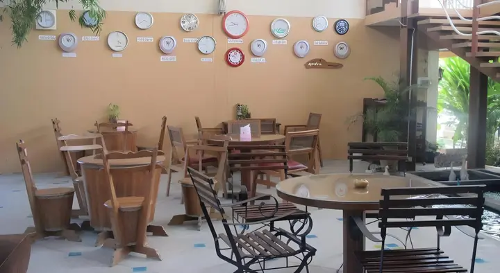Паттайя: Baan Klang Noen Apartment