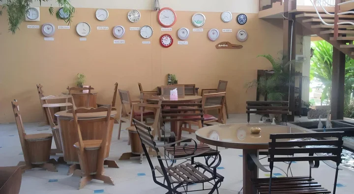 Паттайя: Baan Klang Noen Apartment
