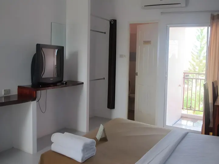 Паттайя: Baan Klang Noen Apartment