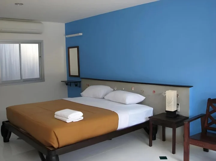 Паттайя: Baan Klang Noen Apartment