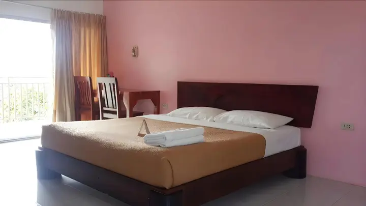 Паттайя: Baan Klang Noen Apartment