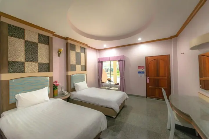 Сурин: Martina Hotel