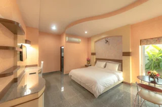Сурин: Martina Hotel